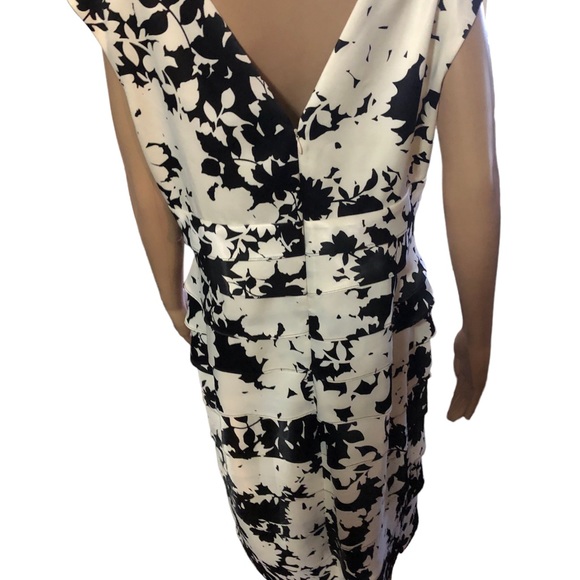 Willow Glenn New York Cocktail Dress - Picture 3 of 7